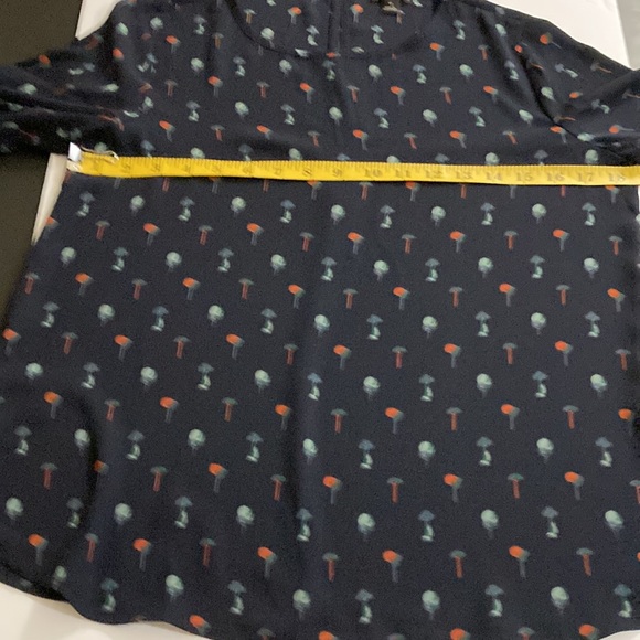 Ann Taylor petite black long sleeves blouse size SP print of small trees - Picture 7 of 7